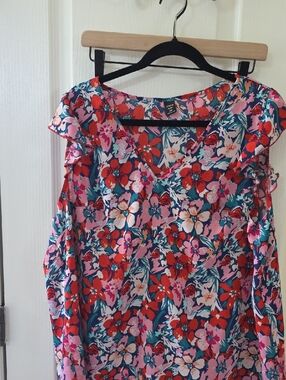 SHEIN Curve Navy Floral Cold-Shoulder V-Neck Top